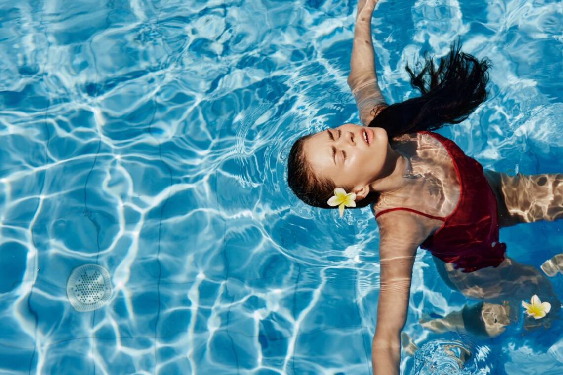 What is the pool's total alkalinity? What causes high/low alkalinity?