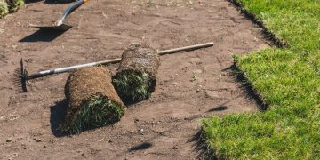 In this comprehensive guide, we’ll walk you through the key steps you need to take to prepare your yard before installing new turf.